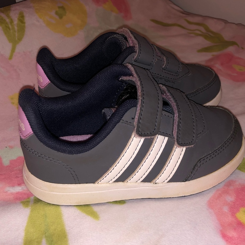 Toddler girls Adidas gray velcro sneakers